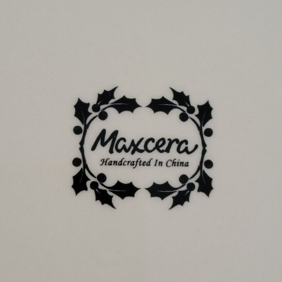 Winter Poinsettia Salad Plate, Set of 2, Cabin in Snow, Pinecone & Floral Design - Picture 8 of 10